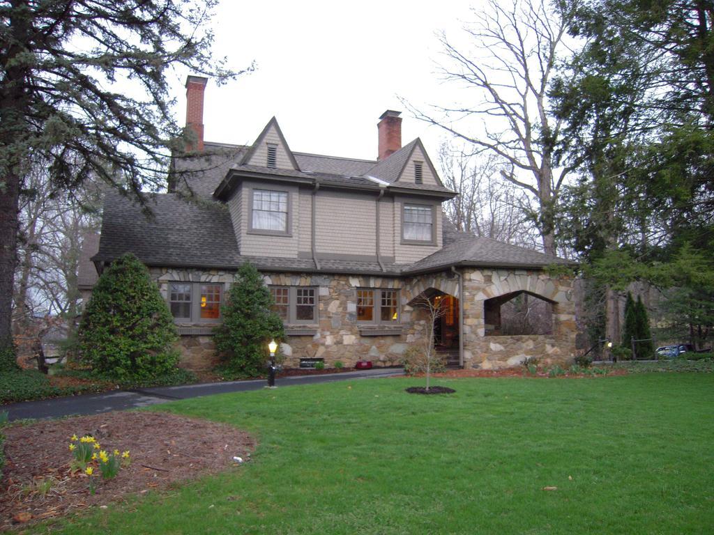 North Lodge On Oakland Bed And Breakfast Asheville Buitenkant foto