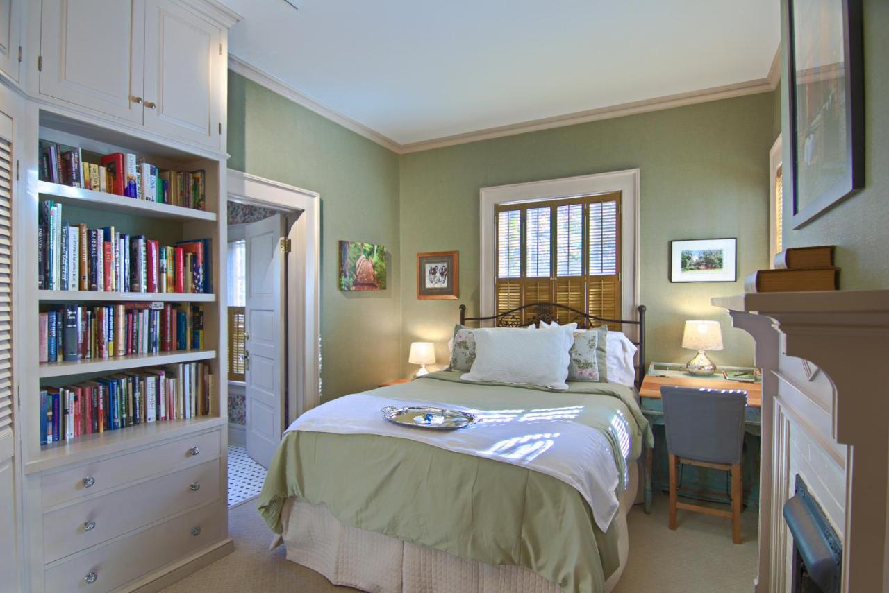 North Lodge On Oakland Bed And Breakfast Asheville Buitenkant foto